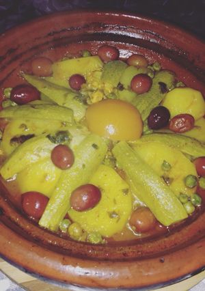 صورة لوصفة طاجين مغربي باللحم و الخضر