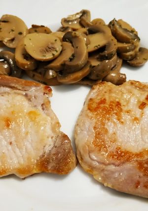 Una foto de Cinta de lomo fresca con champiñón