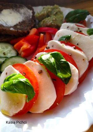 Zdjęcie przepisu Sałatka caprese.