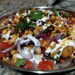 A picture of Aloo tikki chaat.