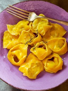 Foto di Tortelli Pera e Ricotta di Capra