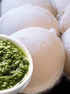 इंसटेंट सूजी/रवा इडली (Instant Suji/Rawa Idli recipe In Hindi) रेसिपी मुख्य फोटो