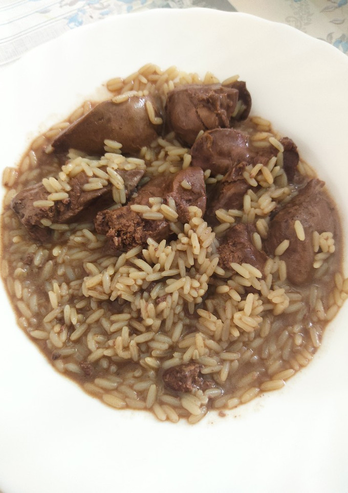 Una foto de Arroz con higadito de pollo