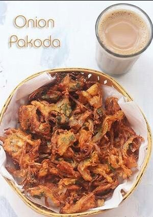 A picture of Onion pakoda.