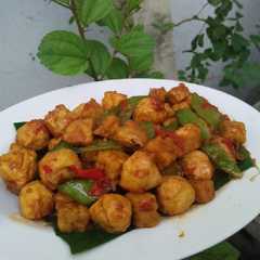 รูปของ Sambal goreng tempe, bakso dan kacang kapri
