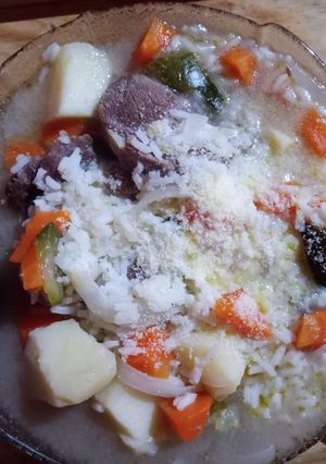 Una foto de Sopa de arroz con osobuco