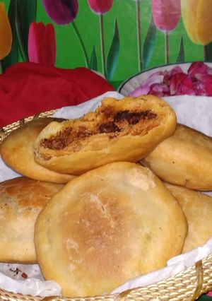 A picture of Moong dal kochori.