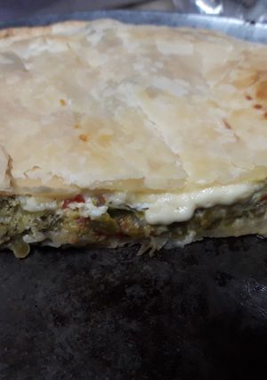 Una foto de Tarta de brócoli con revuelto de huevo❤