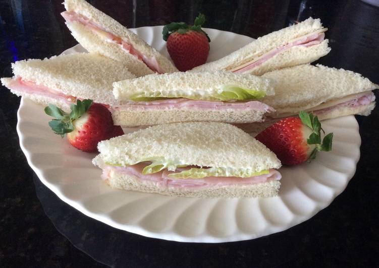 Easy Way to Prepare Appetizing Crumb Sandwiches