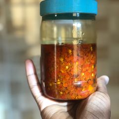 A picture of Spicy chilli sauce.