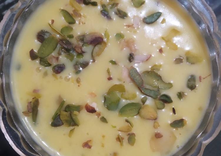Pista kheer(phirni)