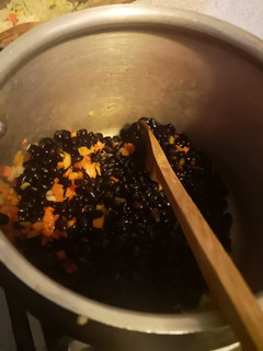 Una foto de Porotos negros estilo javi jeje