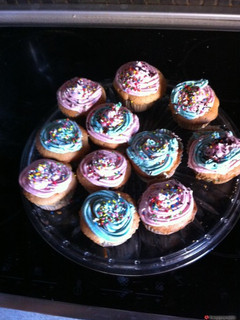 A picture of Perfect and Easy Cupcakes with Buttercream Frosting.