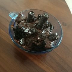 A picture of Oreo Brownie Cake.