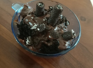 A picture of Oreo Brownie Cake.