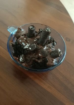 A picture of Oreo Brownie Cake.