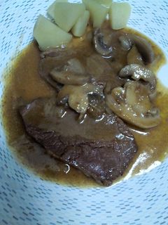 Una foto de Carne en Salsa