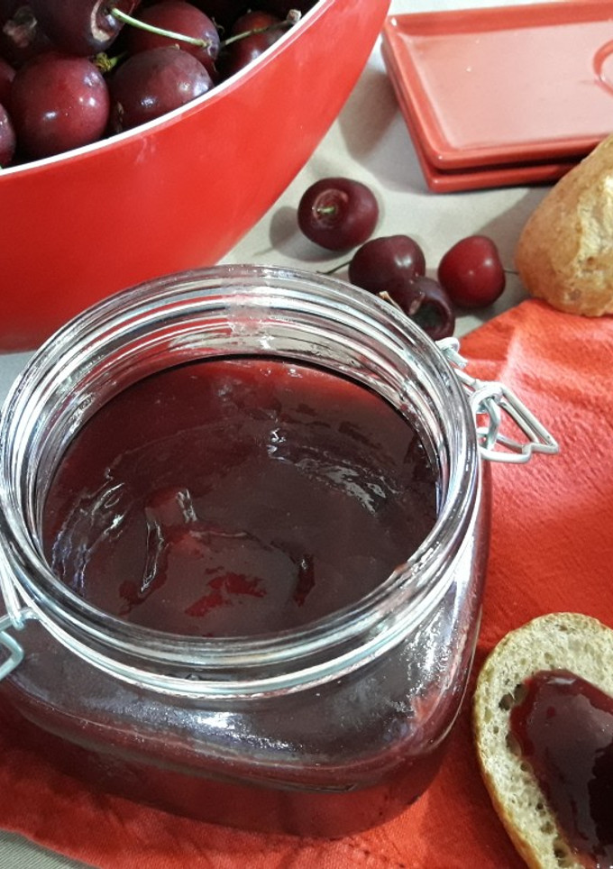 Una foto de Mermelada de cerezas