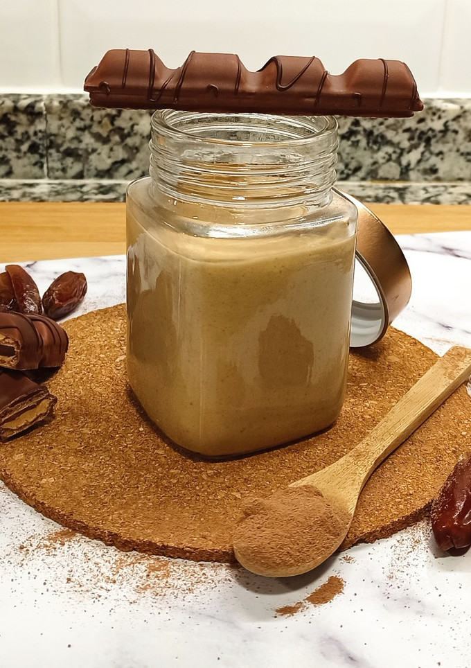 Una foto de Crema "Kinder Bueno" 🥄🥞