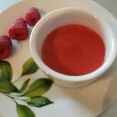 A picture of Raspberry Salad Dressing.