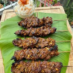 A picture of Cambodian grilled beef skewers.