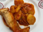 Une photo de morue et pommes de terre