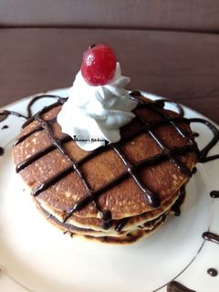 એપલ પેનકેક (Apple Pancake Recipe In Gujarati) રેસીપી મુખ્ય ફોટો
