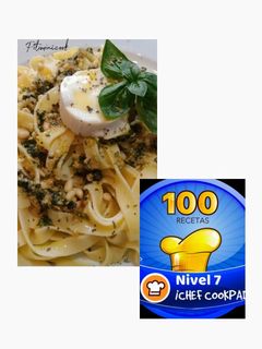 Una foto de Nidos Tagliatella con salsa pesto, queso de cabra y miel