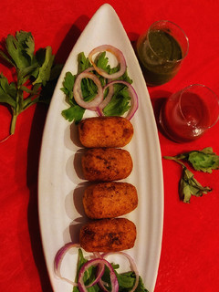 चीज़ कॉर्न क्रोकेटस (cheese corn croquettes recipe in Hindi) रेसिपी मुख्य फोटो
