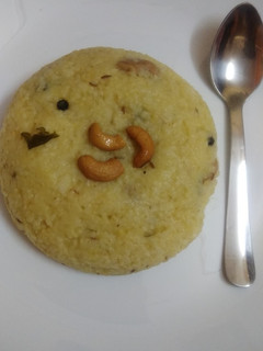 கோதுமை ரவை பொங்கல் (Kothumai ravai pongal recipe in tamil) செய்முறை முக்கிய புகைப்படம்