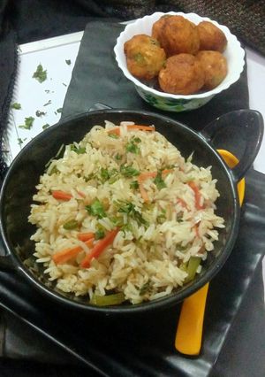 फ्राइड राइस (Fried Rice Recipe In Hindi) रेसिपी मुख्य फोटो