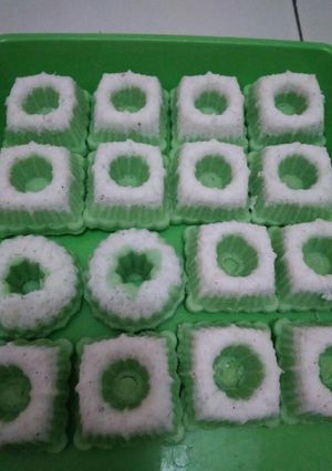 Foto resep Putu ayu enaaakkk...