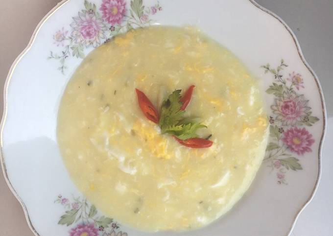 Cream soup with egg