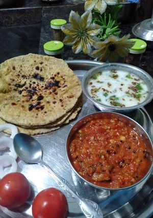 सिंपल मिस्सी रोटी (simple Missi roti recipe in Hindi) रेसिपी मुख्य फोटो