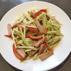 A picture of Yellow Chives with Luncheon Meat.