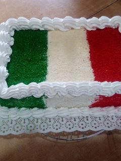 Una foto de Torta de crema, dulce de leche y coco