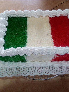 Una foto de Torta de crema, dulce de leche y coco