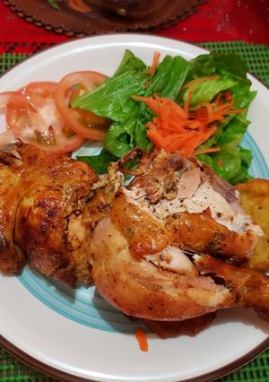 Una foto de Pollo horneado para papa.