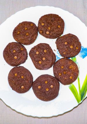 A picture of Chocochip cookies.