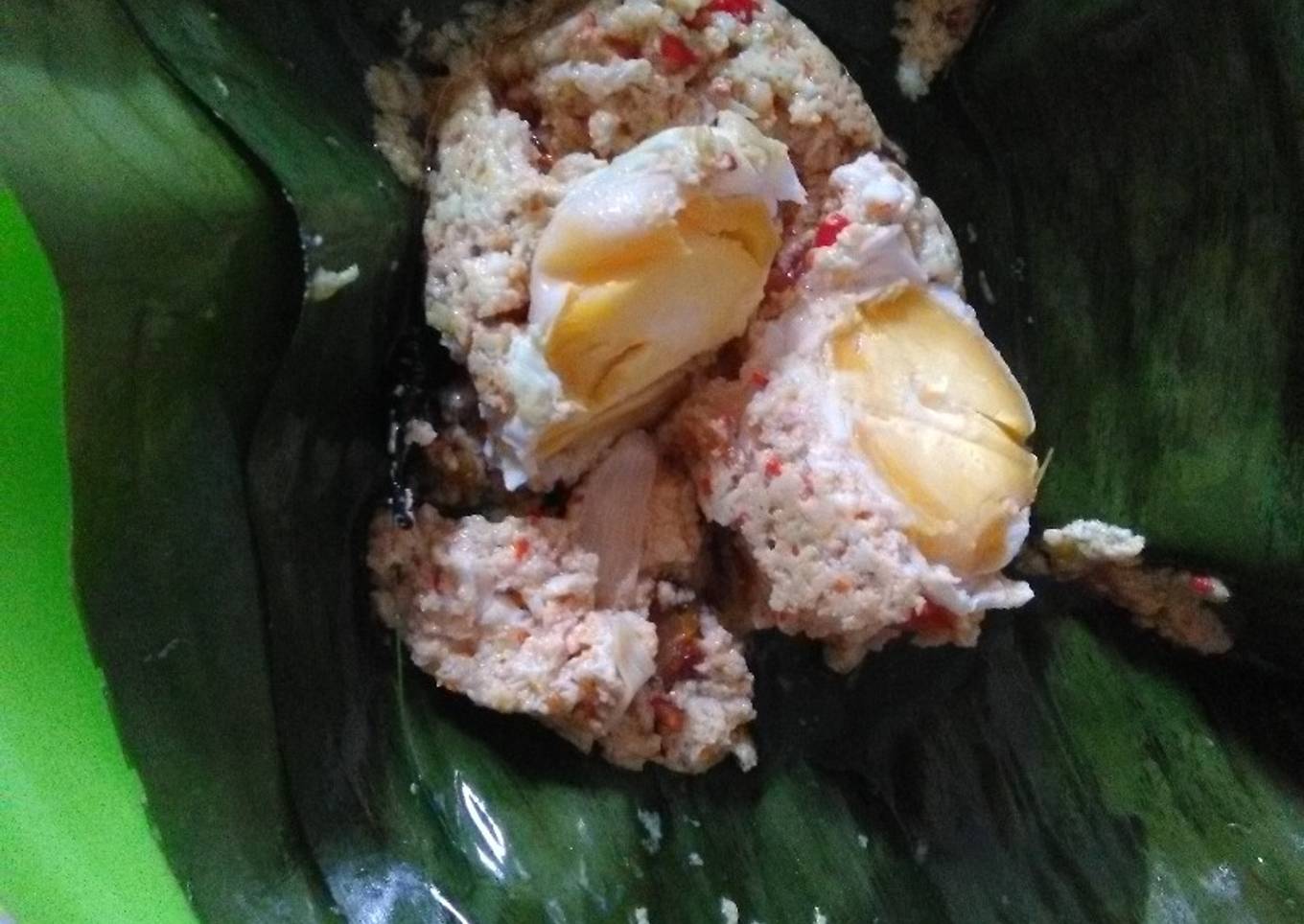 Botok telur asin bebek
