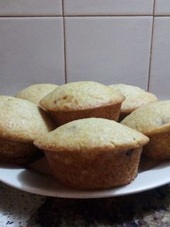 Una foto de Muffins de banana con corazón de dulce de leche