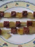 Brochetas de melón y Frankfurt