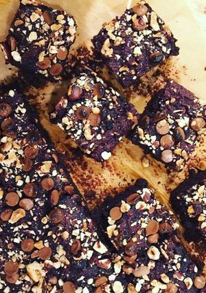 Cékla Brownie (gluten- cukor- és tejmentes) recept fotója