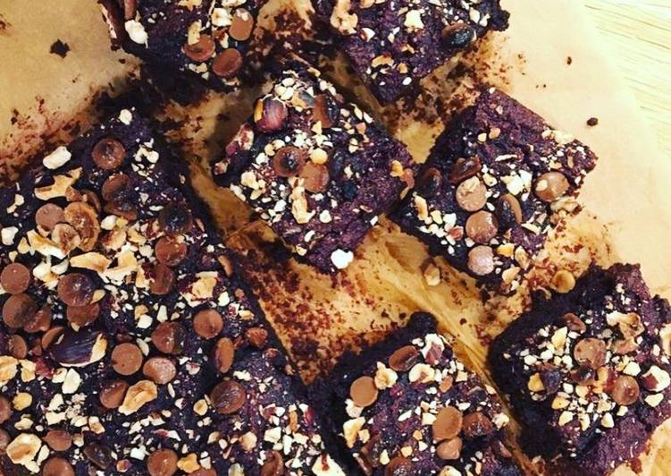 Cékla Brownie (gluten- cukor- és tejmentes)
