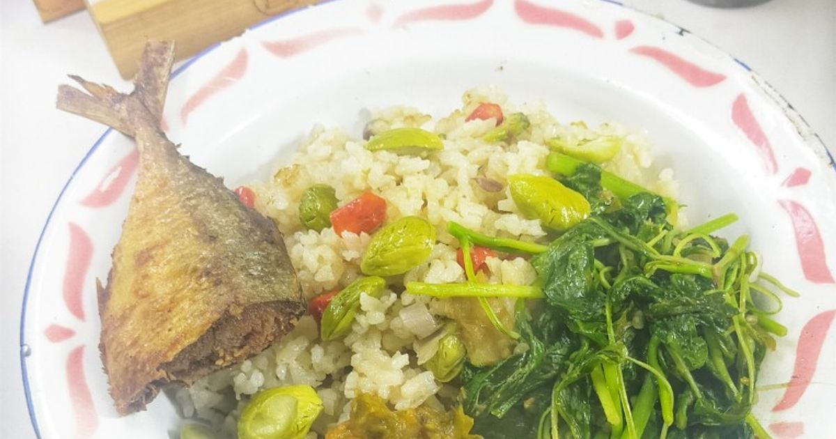 Nasi Liwet Ikan Asin Peda