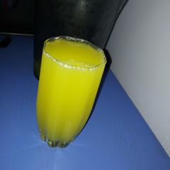A picture of Pineapple and lemon drink.