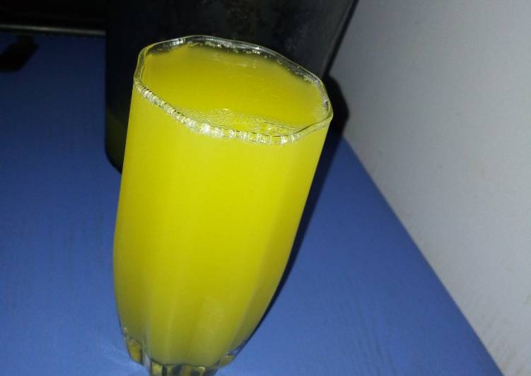 Pineapple and lemon drink