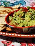Guacamole com nachos "caseiros"