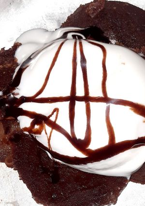 ચોકો લાવા ઇડલી કેક (Choco Lava Idli Cake Recipe In Gujarati) રેસીપી મુખ્ય ફોટો