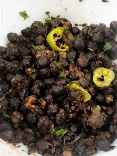 A picture of Kalay chana chat.